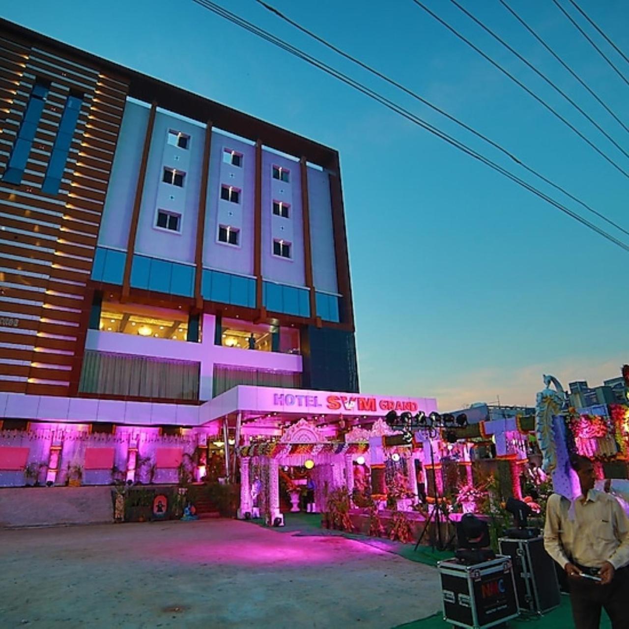 Hotel Svm Grand Medipally Hyderabad Exterior foto